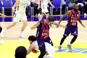 优秀的得分手就是随时可以找到空当 出手得分